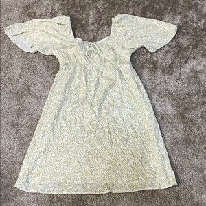 Floral Yellow BillaBong Dress with Puff Sleeves